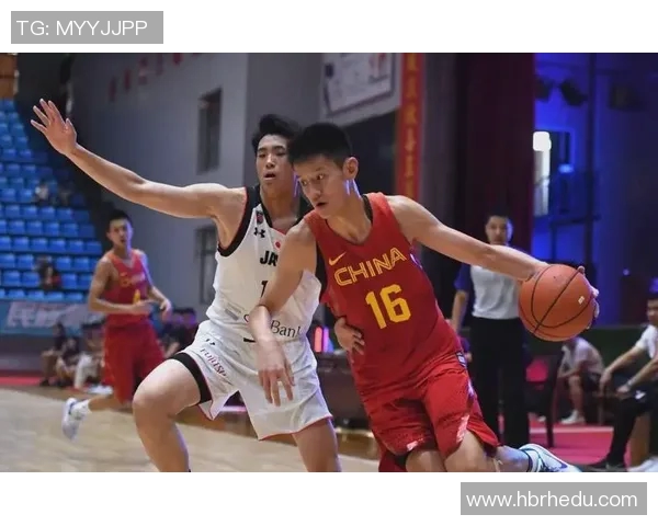 王泉泽的篮球之路从校园到职业赛场的成长与挑战 王泉泽的篮球之路从校园到职业赛场的成长与挑战