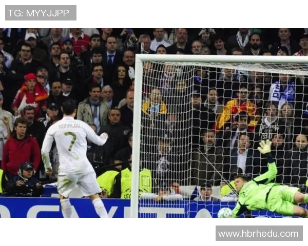 穆里尼奥怒斥欧足联罗马因争议点球遭淘汰引发热议