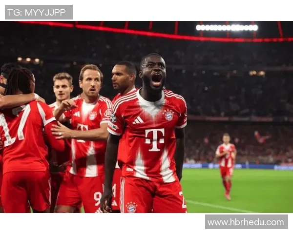 莱万重返德甲与旧主交锋拜仁球迷怒斥其背叛与忘恩负义