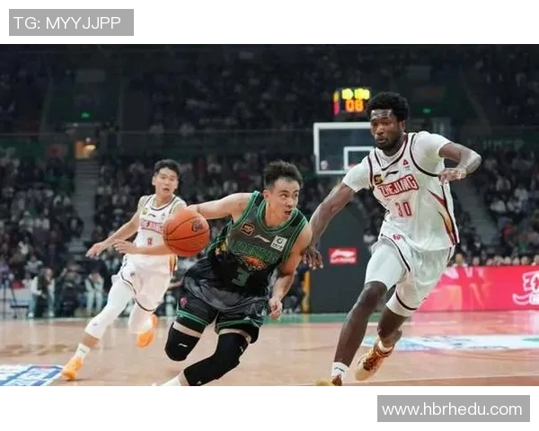 CBA精彩回顾辽宁队与同曦队激战集锦展现篮球魅力与精彩瞬间