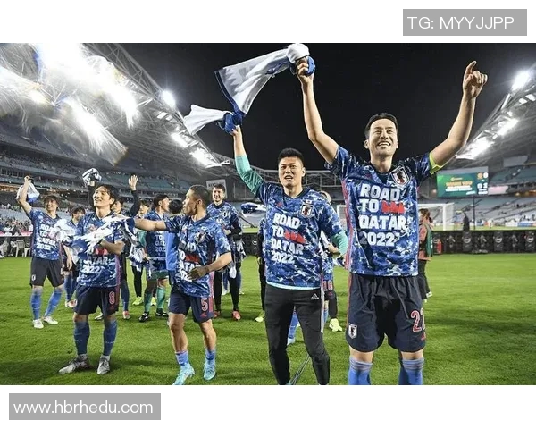 冈山绿雏与长崎航海的激烈对决展现足球魅力与团队精神